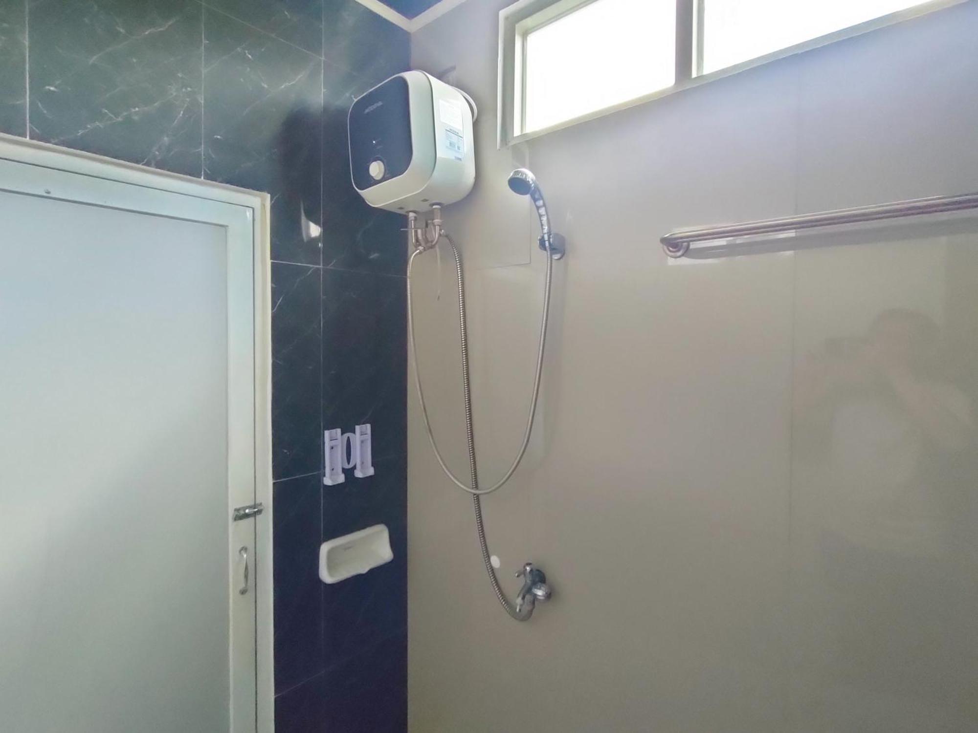 Reddoorz Syariah Near Stasiun Wates Hotel Wates  Exterior photo